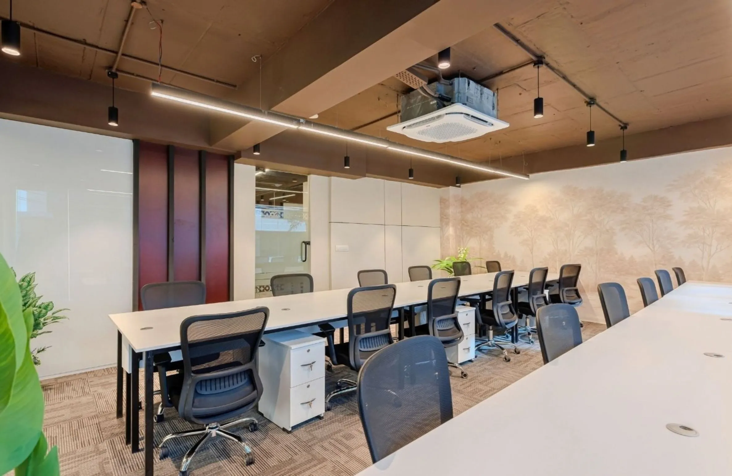 Understanding workspace setups and pricing differences in Madhapur